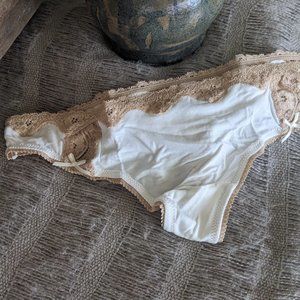 NWT - Three (3) pairs of SOMA thongs size M - NEW with tags and packaging